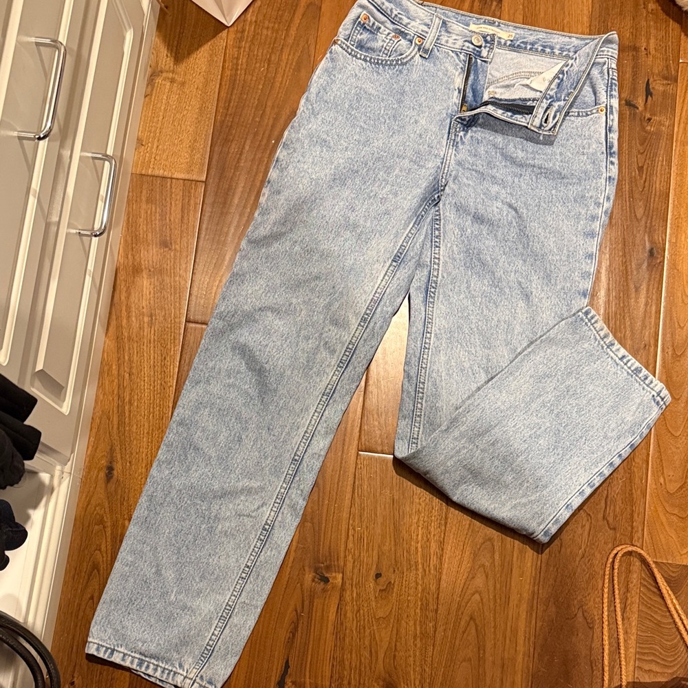 Levi’s straight leg denim jeans